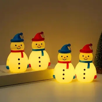 Аксесоари за Коледното парти, очарователен led украса във формата на снежен човек, украси за Коледната елха, нощни светлини за деца, създаване на празника с помощта на захващане