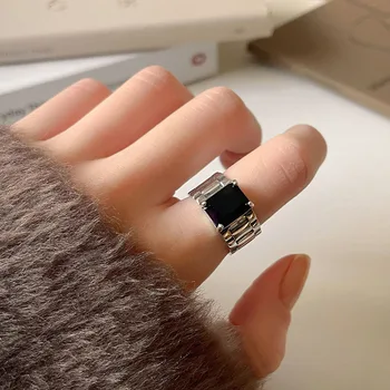 Индивидуално е Просто Голям черен пръстен с отворен Цирконием, Геометрични пръстени на палеца За жени, бижута в готически стил в стил пънк, подаръци